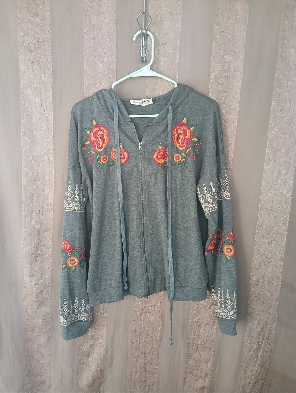 💎 Savanna Jane Women's Top Embroidered Floral Zip Hoodie